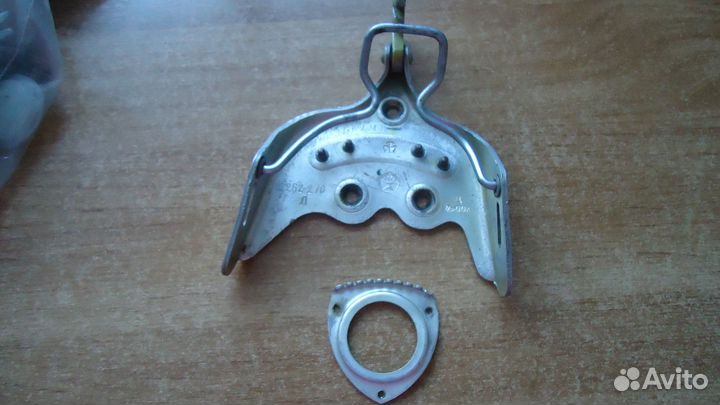 Крепления жесткие для спортивно-беговых лыж