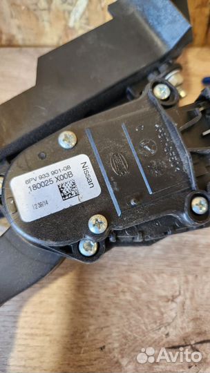 Педаль газа Nissan Navara 2.5 TDI 2015г.в