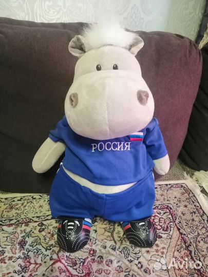 Игрушка Бегемот футболист