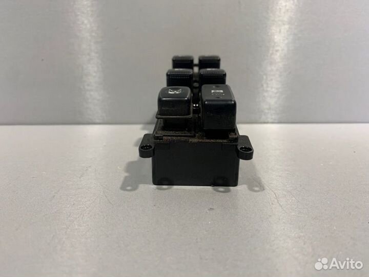 Блок управления стеклоподъемниками передний левый