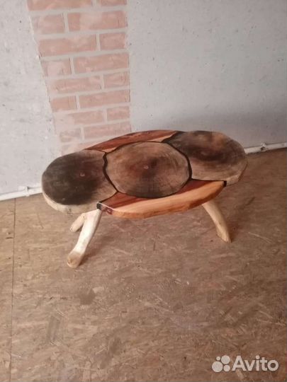 Продаётся журнальный столик с эпоксидной смолы