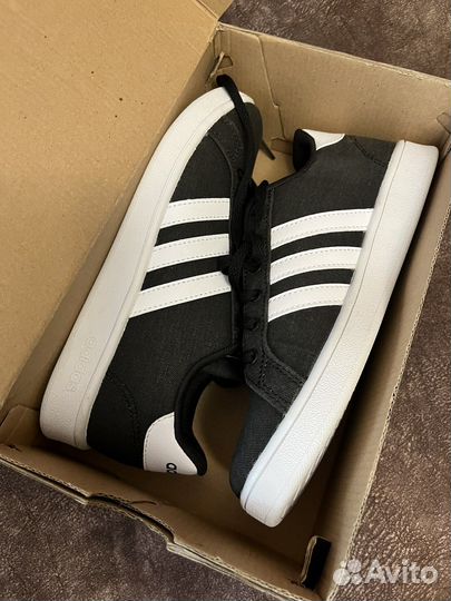 Кроссовки adidas