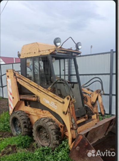 Мини-погрузчик Уралвагонзавод ПУМ-500, 2000