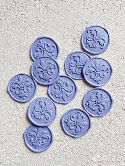 Сургучный оттиск готовый на двустороннем скотче