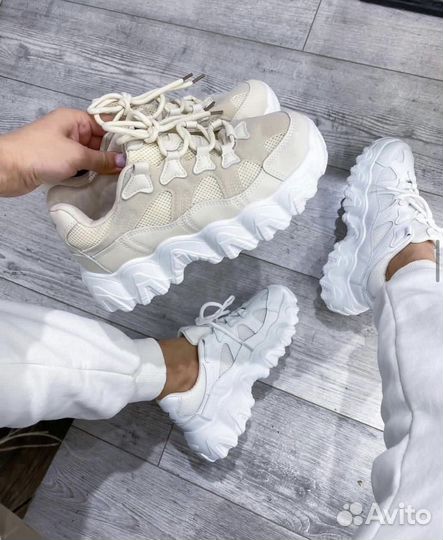 Кроссовки летние