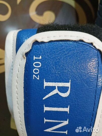 Детский шлем защитный и перчатки