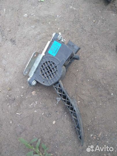 Педаль газа гранта