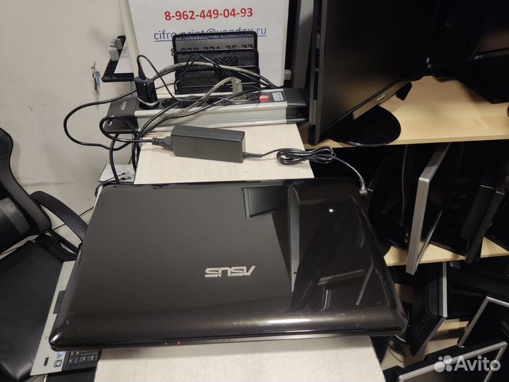 Ноутбук Asus, i3,8гб, ssd