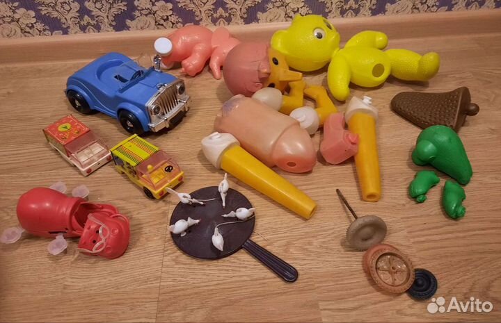 Куклы, игрушки, машинки