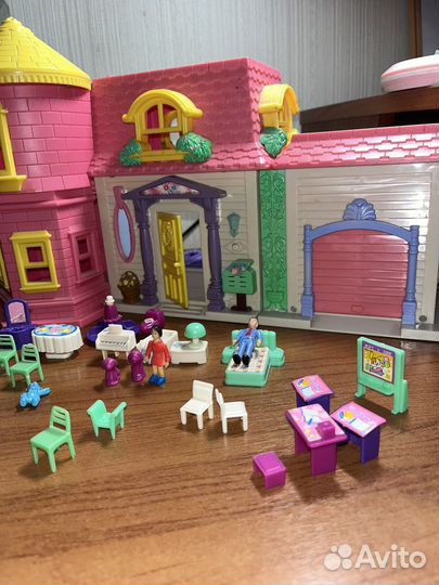 Кукольный домик с мебелью