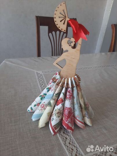 Салфетница из дерева