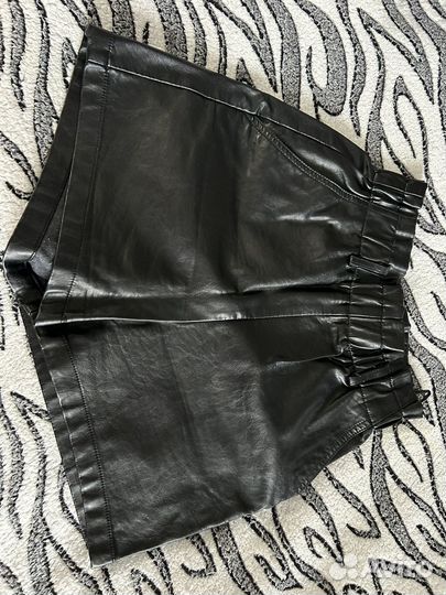 Кожаные шорты