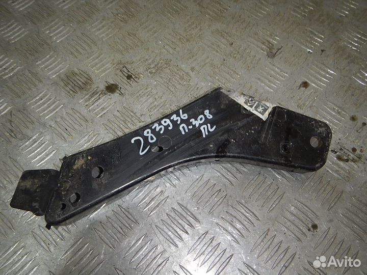 Кронштейн крыла Peugeot 308