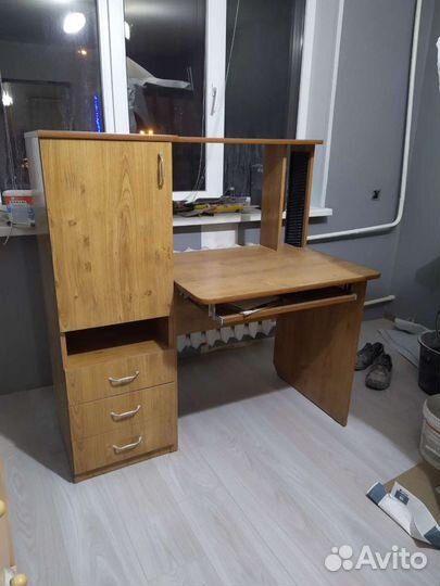 Компьютерный стол