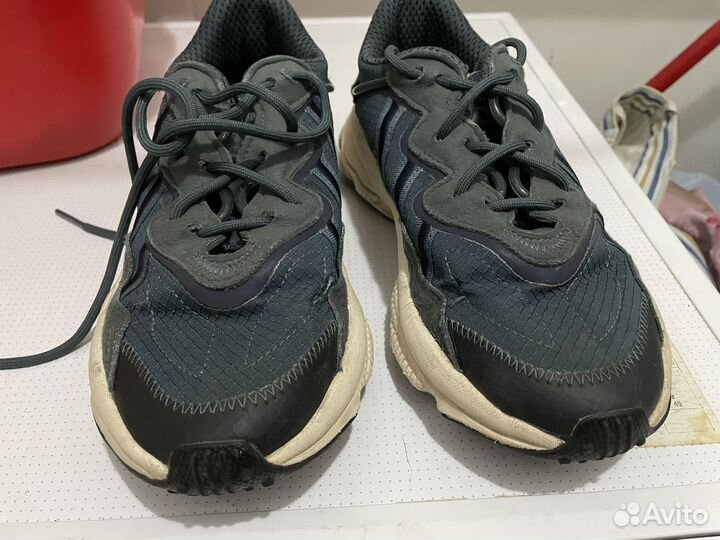 Кроссовки adidas ozweego