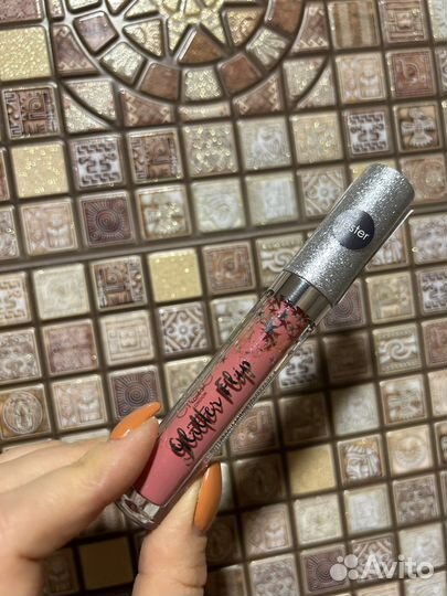 Декоративная косметика. Тени. Пудра. Блеск для губ