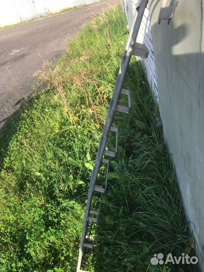Лестница на крышу автомобиля