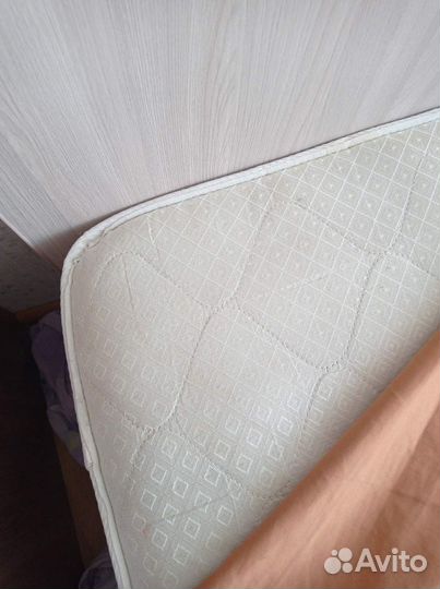 Кровать односпальная с матрасом бу 2 шт