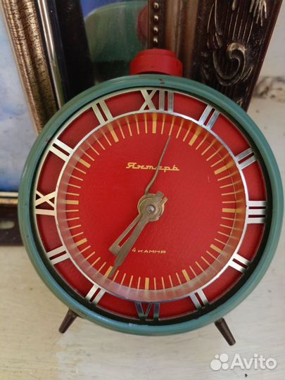 Будильник Янтарь СССР