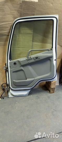 Двери Митсубиси Фусо файтер