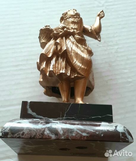 Статуэтка Шпиатр.камень.Особа 19 век. редкая