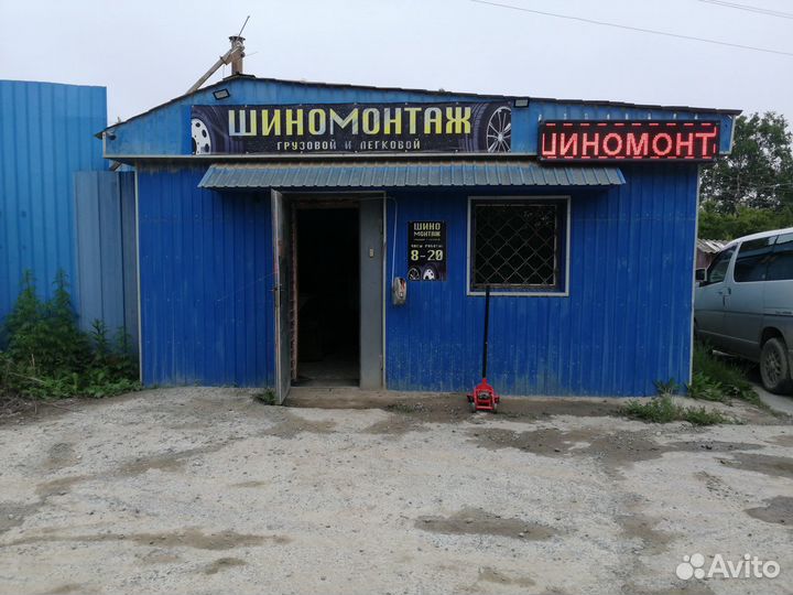 Шиномонтажник на грузовой и легковой шиномонтаж