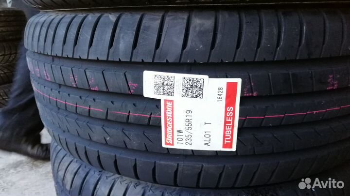 Bridgestone Alenza 001 235/55 R19 101V