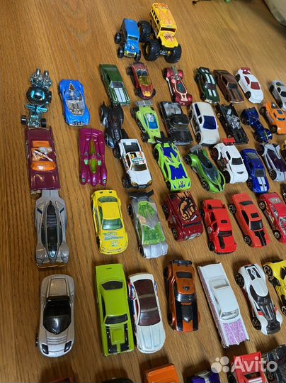 Машинки Hotwheels
