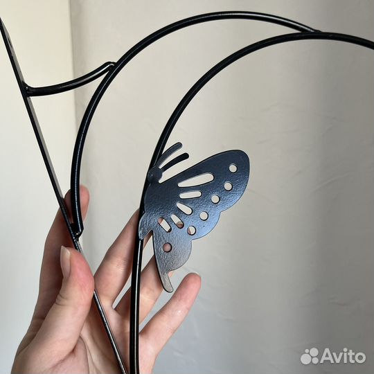 Держатели для цветов садовые