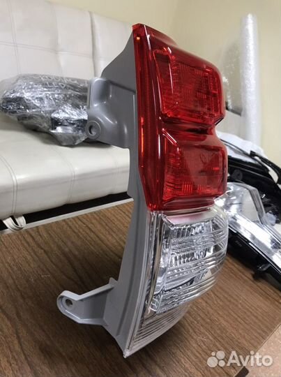 Фонарь задний правый Toyota LC 150 Prado новый