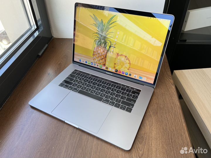 MacBook Pro 15 2018 i7 2.6/16/512Gb/Radeon 560X