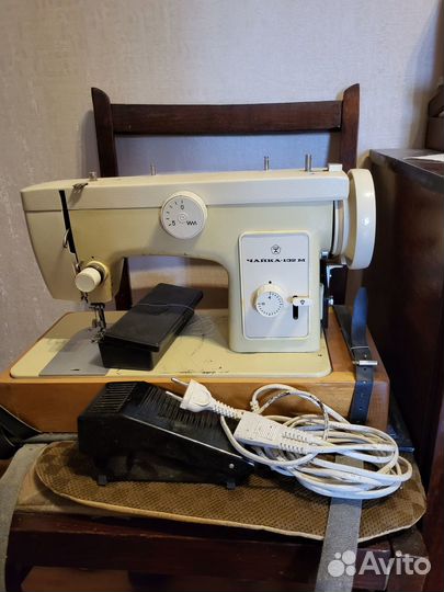 Швейная машинка чайка 132м