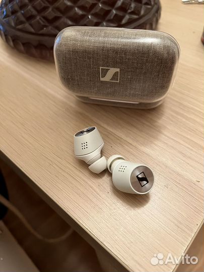 Sennheiser momentum true wireless 2 white