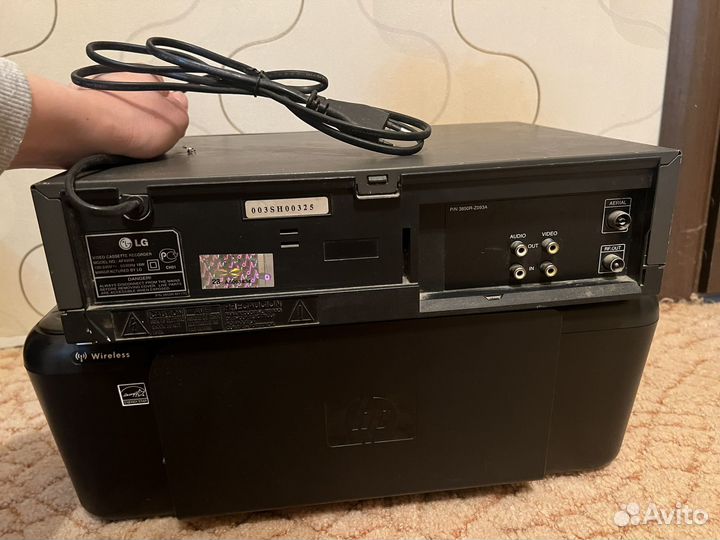 Видеомагнитофон LG