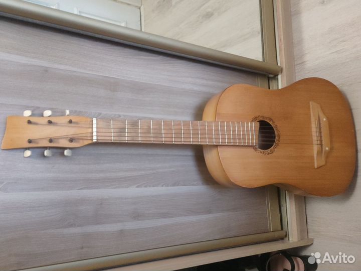 Акустическая гитара