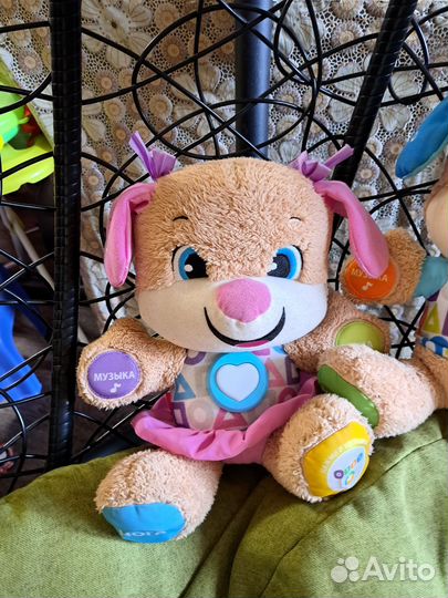 Игрушка щенок, девочка на доставке