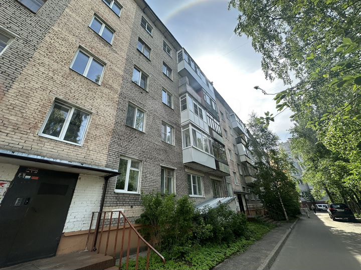 3-к. квартира, 52 м², 1/5 эт.