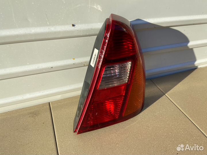 Фонарь задний правый Renault Symbol