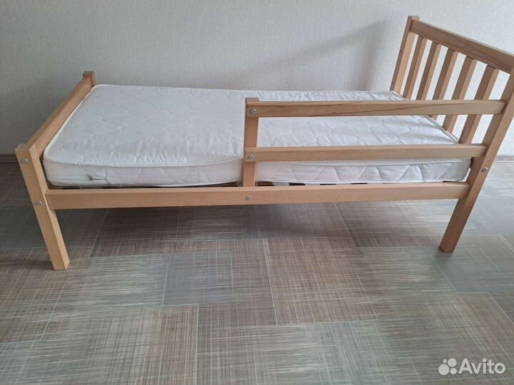 Детская кровать от 3 лет с бортиками