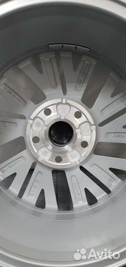 Новые.Оригинал. Volkswagen Taos 215/60r16