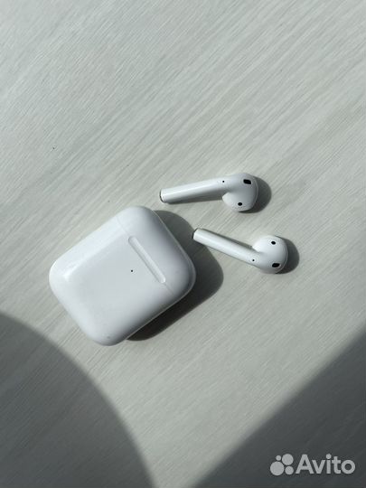 Беспроводные наушники apple airpods