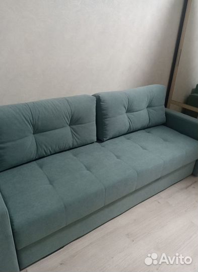 Прямой диван-еврокнижка с механизмом пантограф