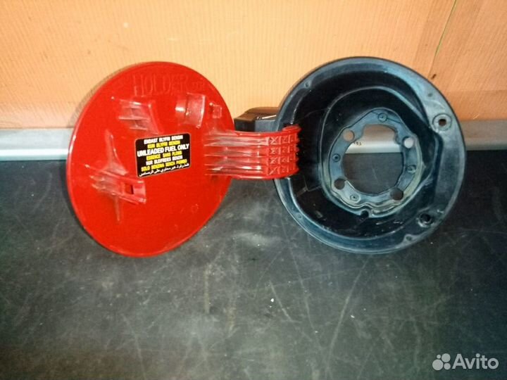 Лючок бензобака Hyundai i30 в сборе