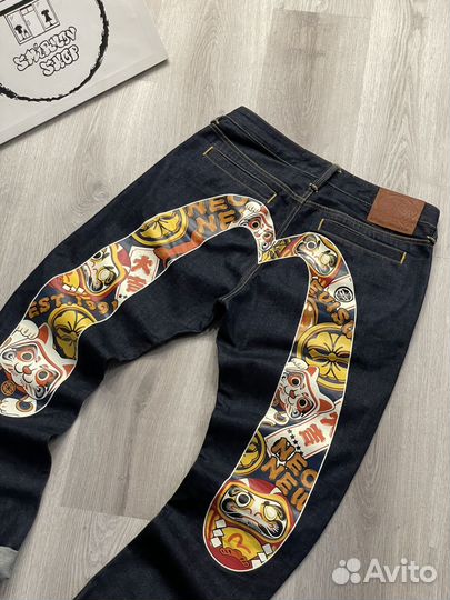 Джинсы Evisu
