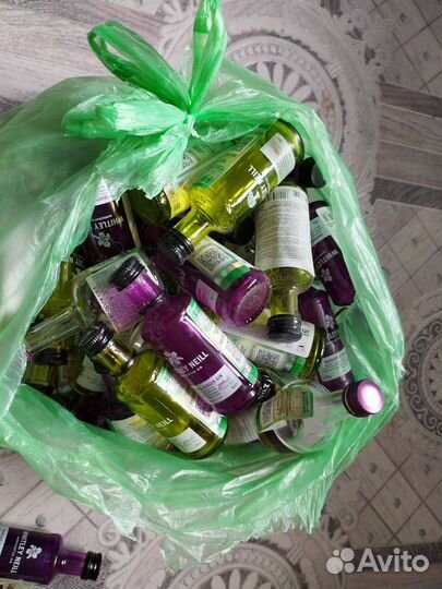 Бутылочки из под коньяка, виски и джина. Пустые)