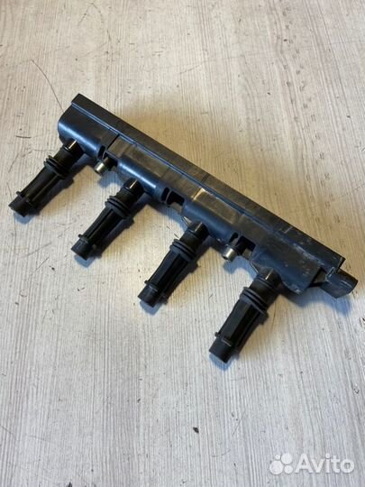 Катушка зажигания Opel Meriva B A14XER 2012