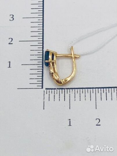 Золотые серьги с камнем