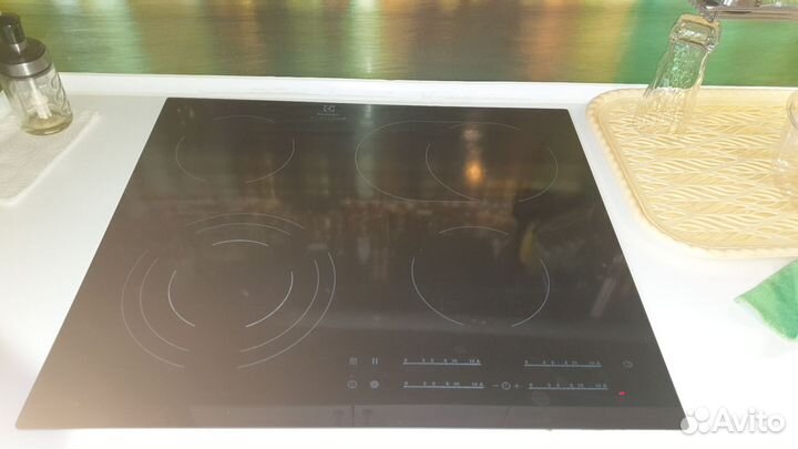 Электрическая встраиваемая варочная панель