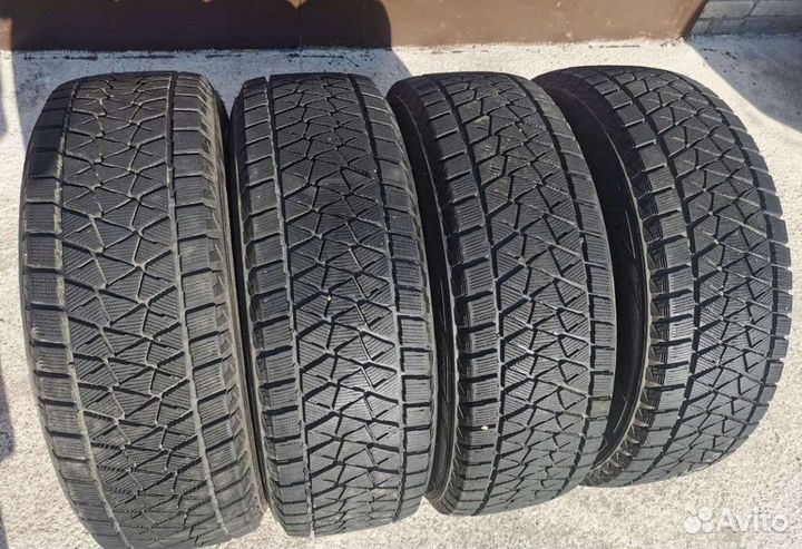 Bridgestone Blizzak DM-V2 235/65 R18 106S