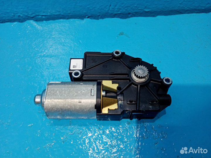 Моторчик люка Mercedes-Benz M-Class W164 272967